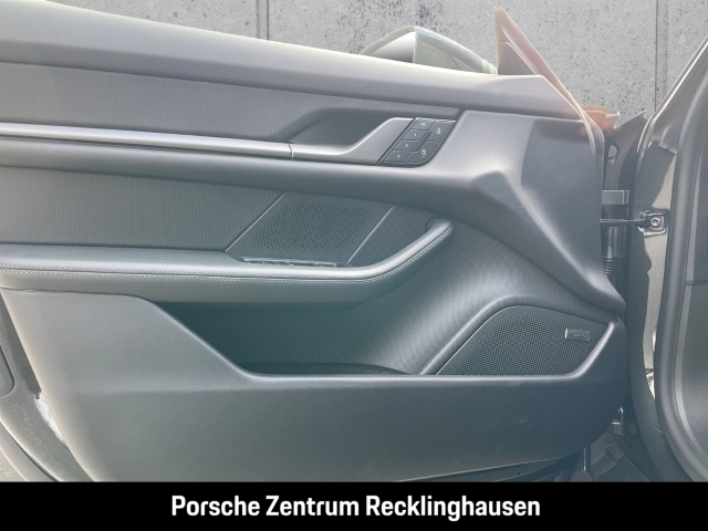 Porsche Taycan 4 Surround-View LED-Matrix Luftfederung