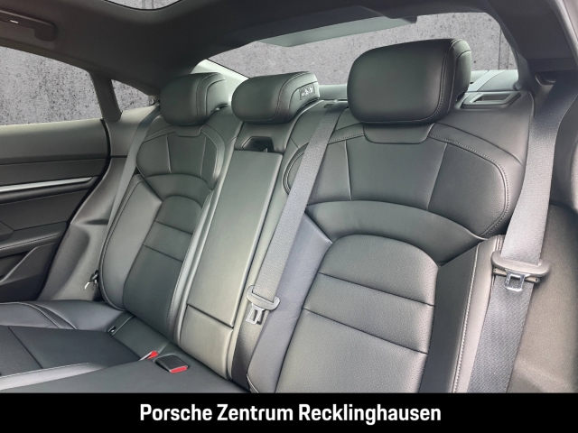 Porsche Taycan 4 Surround-View LED-Matrix Luftfederung