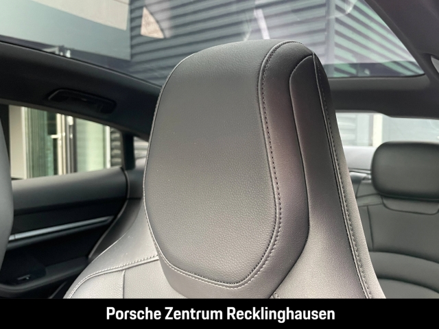 Porsche Taycan 4 Surround-View LED-Matrix Luftfederung