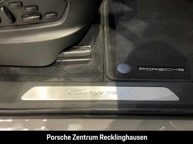 Porsche Cayenne E-Hybrid HA-Lenkung InnoDrive Head-Up