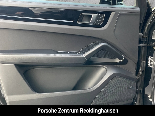 Porsche Cayenne GTS InnoDrive Head-Up Display LED-Matrix
