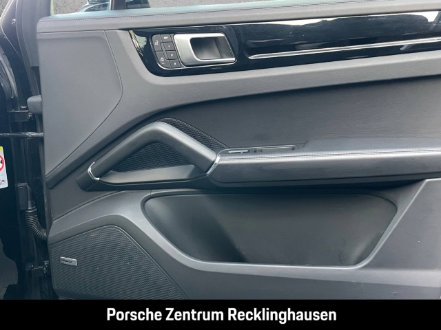 Porsche Cayenne GTS InnoDrive Head-Up Display LED-Matrix