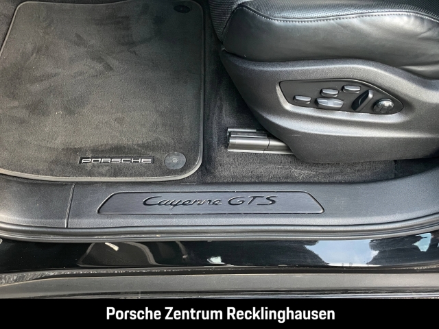 Porsche Cayenne GTS InnoDrive Head-Up Display LED-Matrix