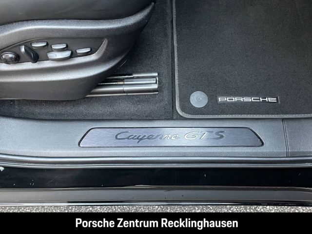 Porsche Cayenne GTS InnoDrive Head-Up Display LED-Matrix