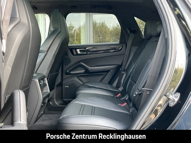 Porsche Cayenne GTS InnoDrive Head-Up Display LED-Matrix