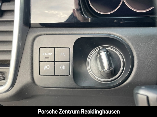 Porsche Cayenne GTS InnoDrive Head-Up Display LED-Matrix