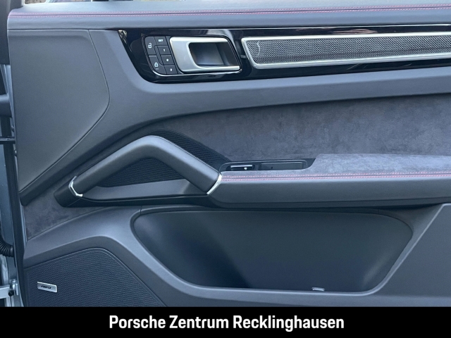 Porsche Cayenne GTS LED-Matrix Standheizung BOSE PASM