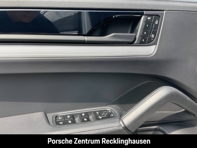 Porsche Cayenne E-Hybrid BOSE Luftfederung Panoramadach