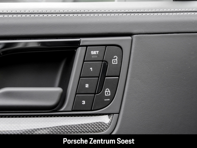 Porsche Cayenne GTS/22-Zoll/PDCC/Panoramadach/Burmester