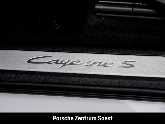 Porsche Cayenne S/Offroad-Paket/PASM/Panoramadach/BOSE