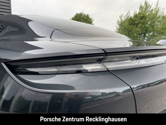 Porsche Taycan 4S Nachtsicht InnoDrive SurroundView BOSE