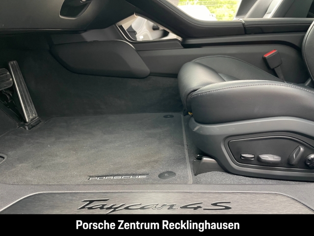 Porsche Taycan 4S Nachtsicht InnoDrive SurroundView BOSE