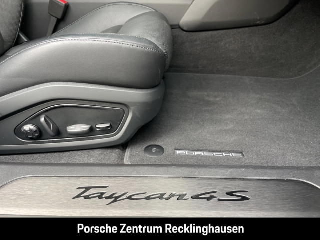 Porsche Taycan 4S Nachtsicht InnoDrive SurroundView BOSE