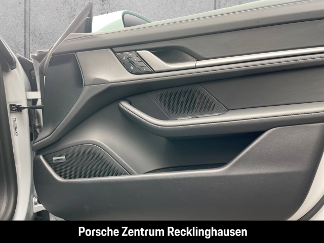 Porsche Taycan 4S HA-Lenkung Soft-Close Surround View