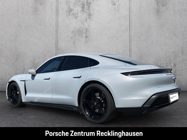 Porsche Taycan GTS Burmester HA-Lenkung InnoDrive 21Zoll