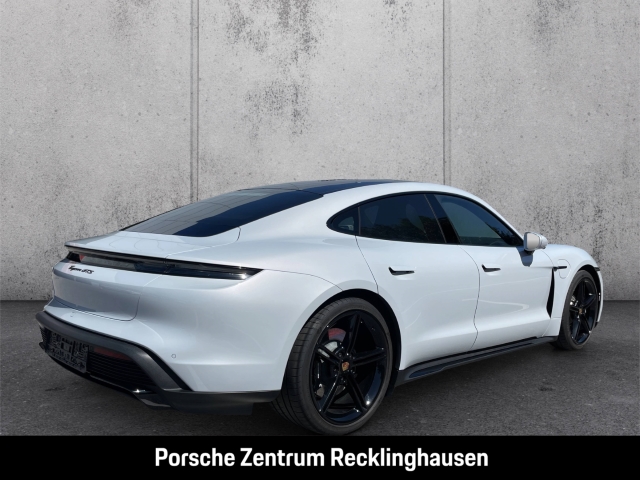 Porsche Taycan GTS Burmester HA-Lenkung InnoDrive 21Zoll