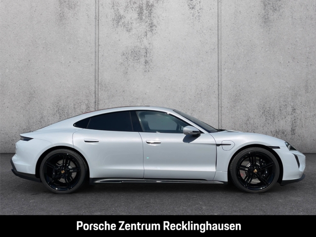 Porsche Taycan GTS Burmester HA-Lenkung InnoDrive 21Zoll