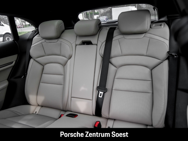 Porsche Taycan 4 Cross Turismo