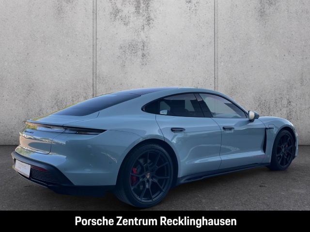 Porsche Taycan GTS Active-Ride InnoDrive HA-Lenkung