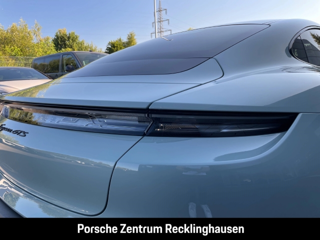 Porsche Taycan GTS Active-Ride InnoDrive HA-Lenkung