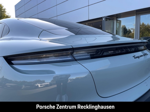Porsche Taycan GTS Active-Ride InnoDrive HA-Lenkung