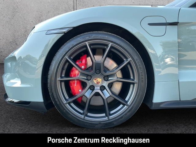 Porsche Taycan GTS Active-Ride InnoDrive HA-Lenkung