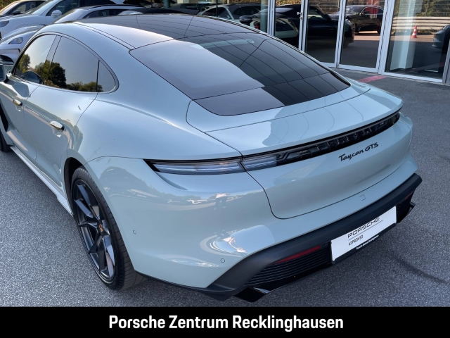 Porsche Taycan GTS Active-Ride InnoDrive HA-Lenkung