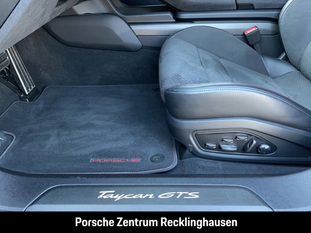 Porsche Taycan GTS Active-Ride InnoDrive HA-Lenkung