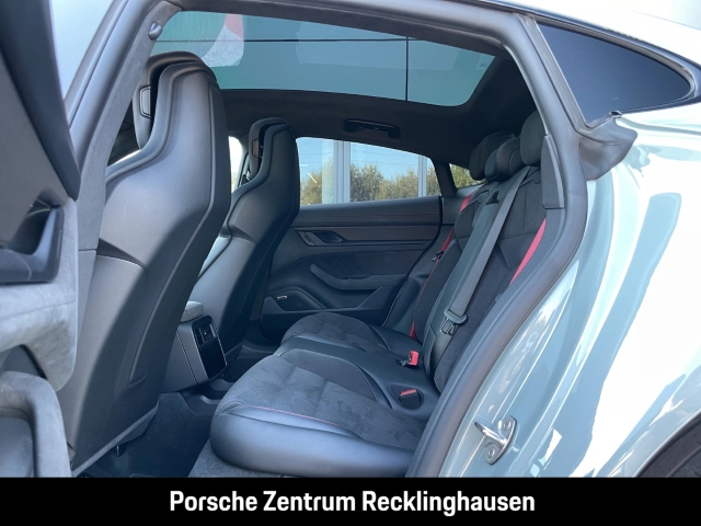 Porsche Taycan GTS Active-Ride InnoDrive HA-Lenkung