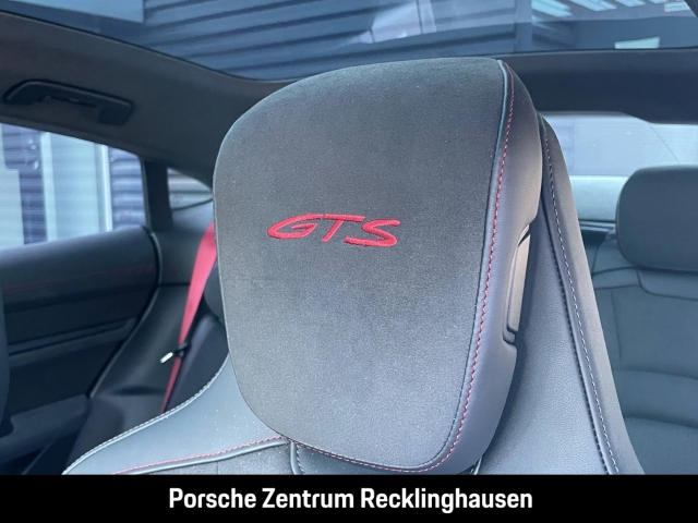 Porsche Taycan GTS Active-Ride InnoDrive HA-Lenkung