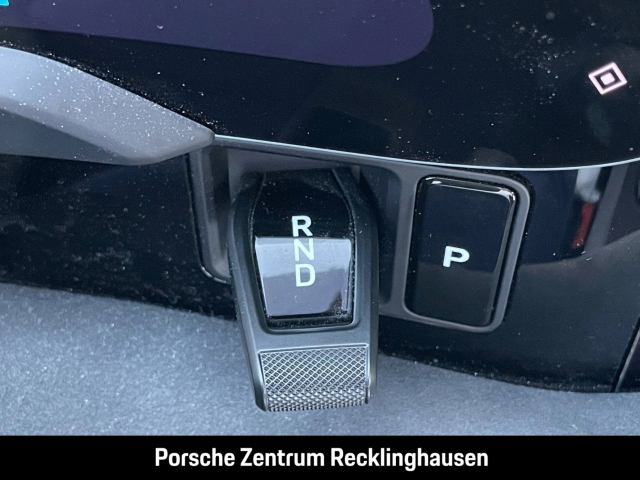 Porsche Taycan GTS Active-Ride InnoDrive HA-Lenkung
