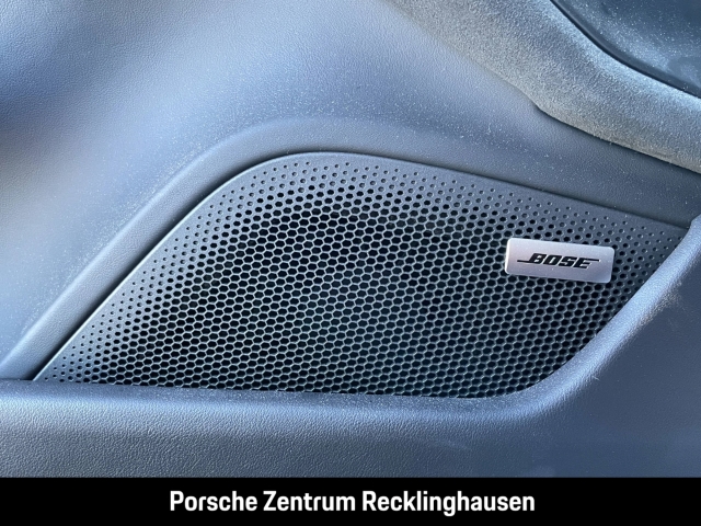 Porsche Taycan GTS Active-Ride InnoDrive HA-Lenkung