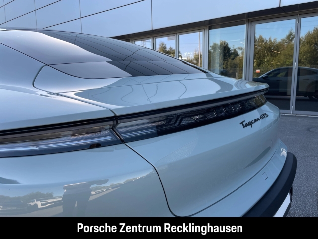 Porsche Taycan GTS Active-Ride InnoDrive HA-Lenkung