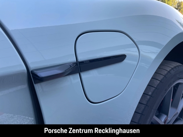 Porsche Taycan GTS Active-Ride InnoDrive HA-Lenkung