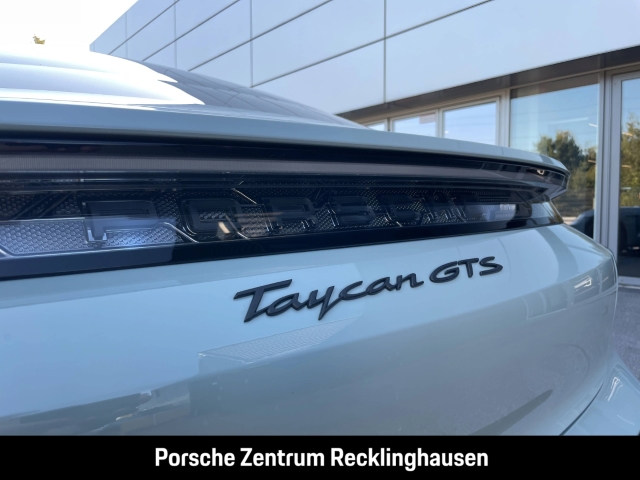 Porsche Taycan GTS Active-Ride InnoDrive HA-Lenkung