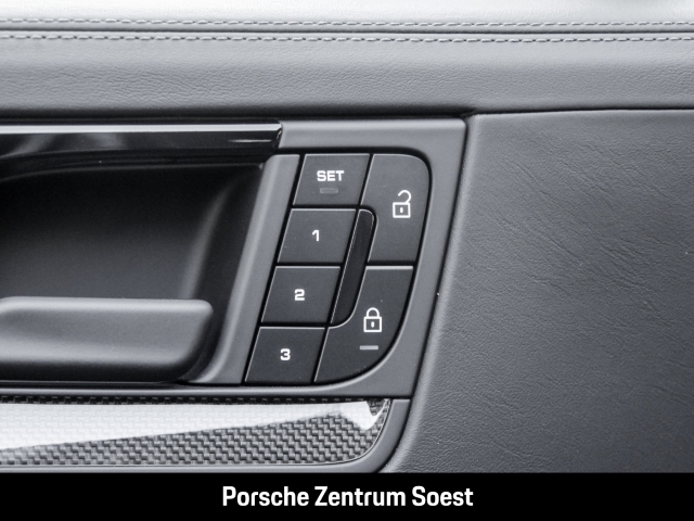 Porsche Cayenne GTS Coupe/22-Zoll/PDCC/Head-UP/BOSE