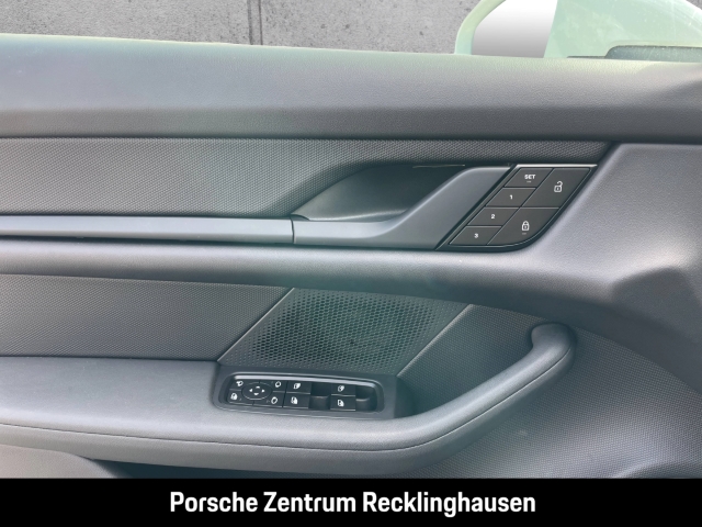 Porsche Taycan 4 Cross Turismo