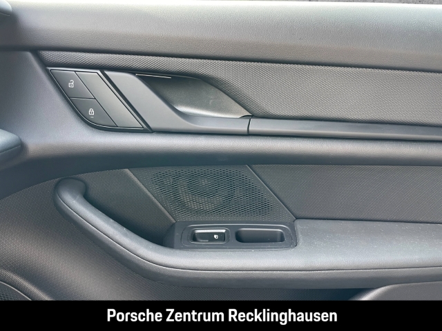 Porsche Taycan 4 Cross Turismo