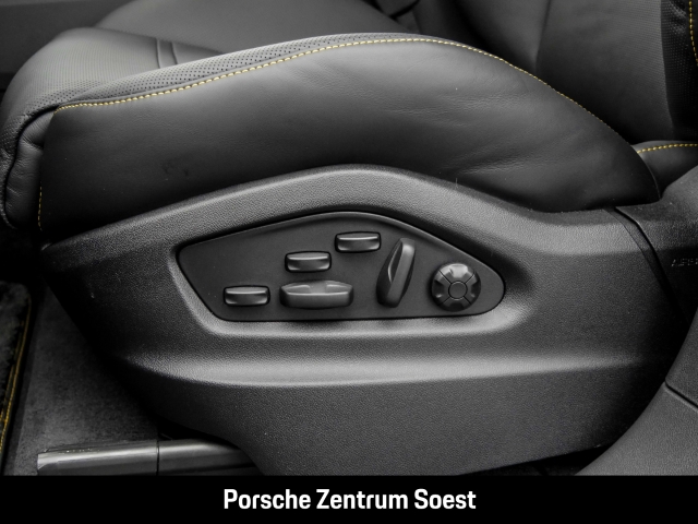 Porsche Cayenne GTS Coupe/22-Zoll/PCCB/Burmester