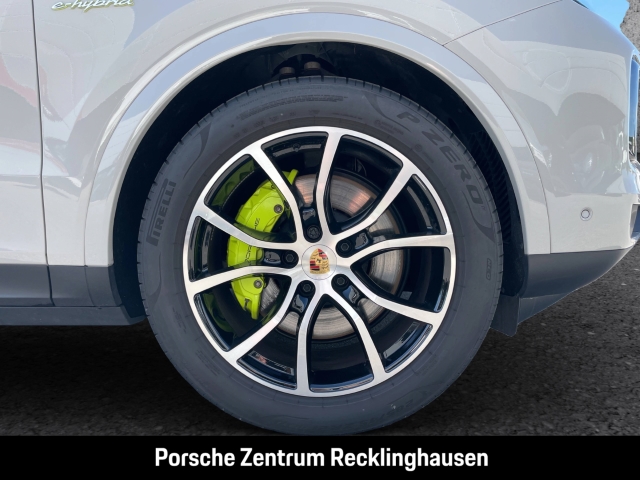 Porsche Cayenne E-Hybrid Coupe LED-Matrix Panoramadach