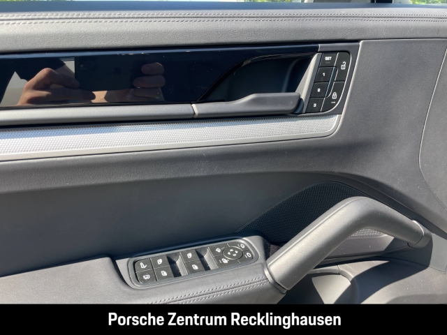 Porsche Cayenne E-Hybrid Coupe LED-Matrix Panoramadach