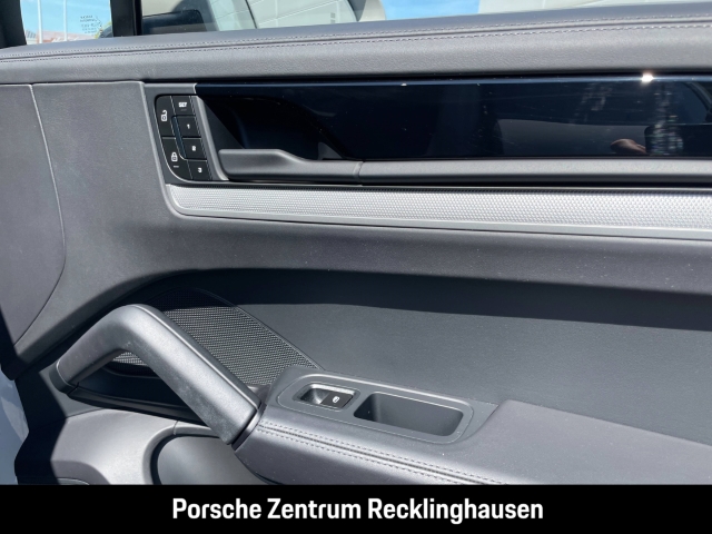 Porsche Cayenne E-Hybrid Coupe LED-Matrix Panoramadach