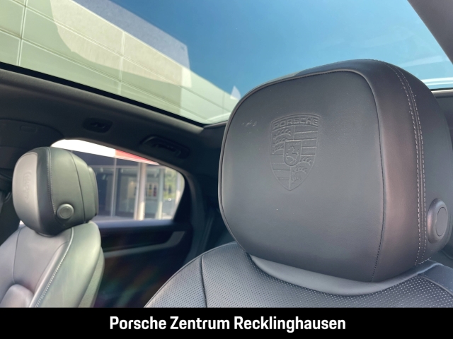 Porsche Cayenne E-Hybrid Coupe LED-Matrix Panoramadach