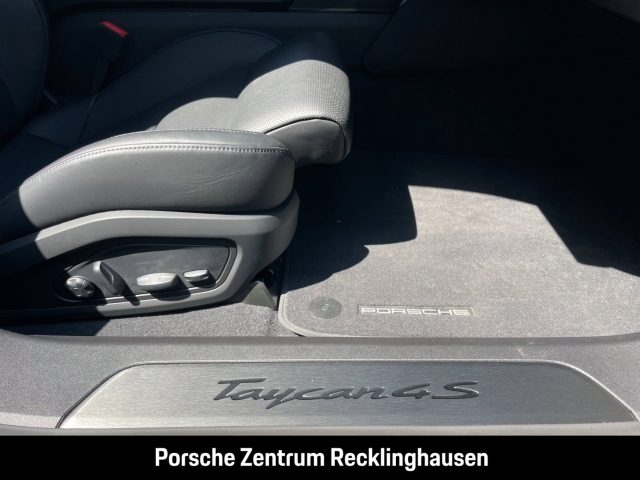 Porsche Taycan 4S Cross Turismo Head-Up Sitzbelüftung