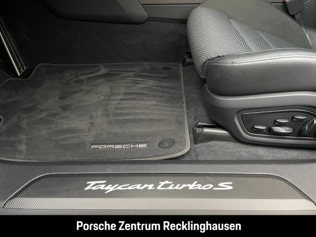 Porsche Taycan Turbo S Burmester Surround View LED-Matrix