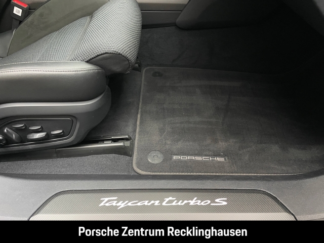 Porsche Taycan Turbo S Burmester Surround View LED-Matrix