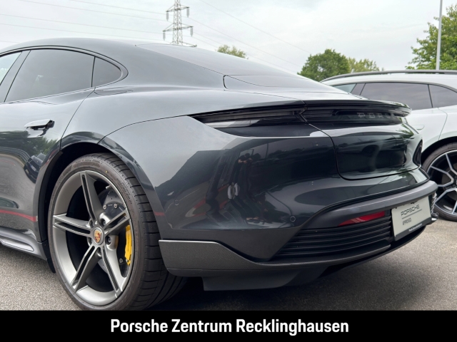 Porsche Taycan Turbo S InnoDrive PDCC Sitzbelüftung BOSE