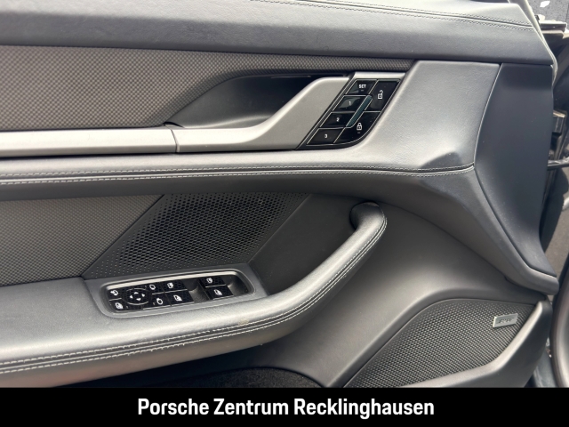 Porsche Taycan Turbo S InnoDrive PDCC Sitzbelüftung BOSE