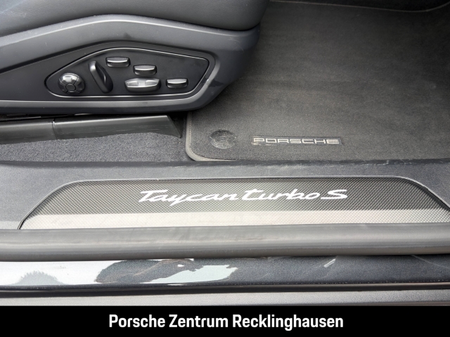 Porsche Taycan Turbo S InnoDrive PDCC Sitzbelüftung BOSE