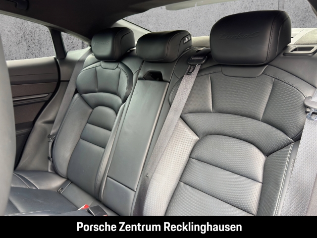 Porsche Taycan Turbo S InnoDrive PDCC Sitzbelüftung BOSE